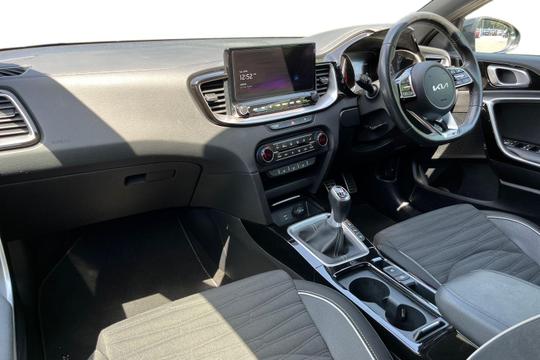 Kia XCeed Photo autoimg-5c5318f64be6d3723e864312c1ac0ad2efc6b602.jpg