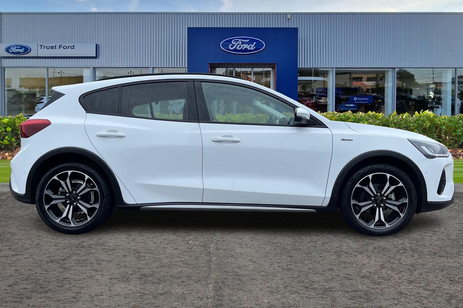 Ford Focus Photo 2