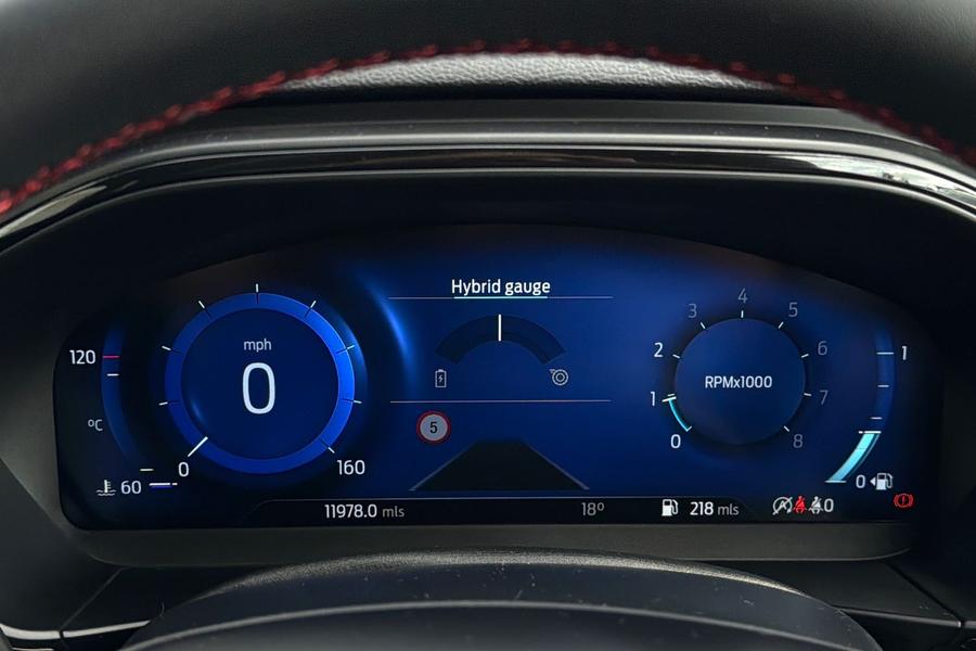 Ford FOCUS Photo autoimg-5c5b8fef356f37c63c5ce30d8316cf5ecc2719f4.jpg