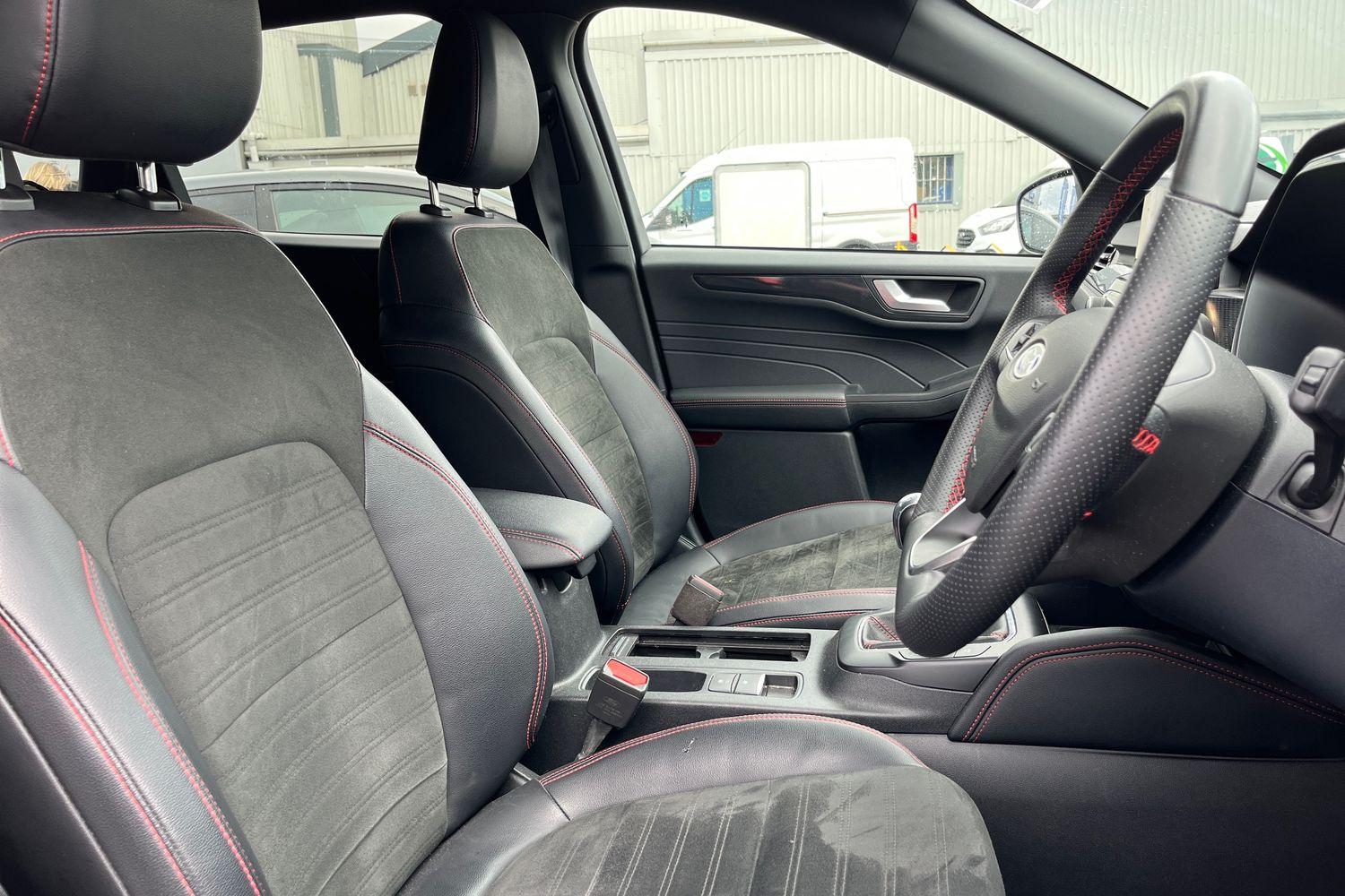 Ford KUGA Photo 16