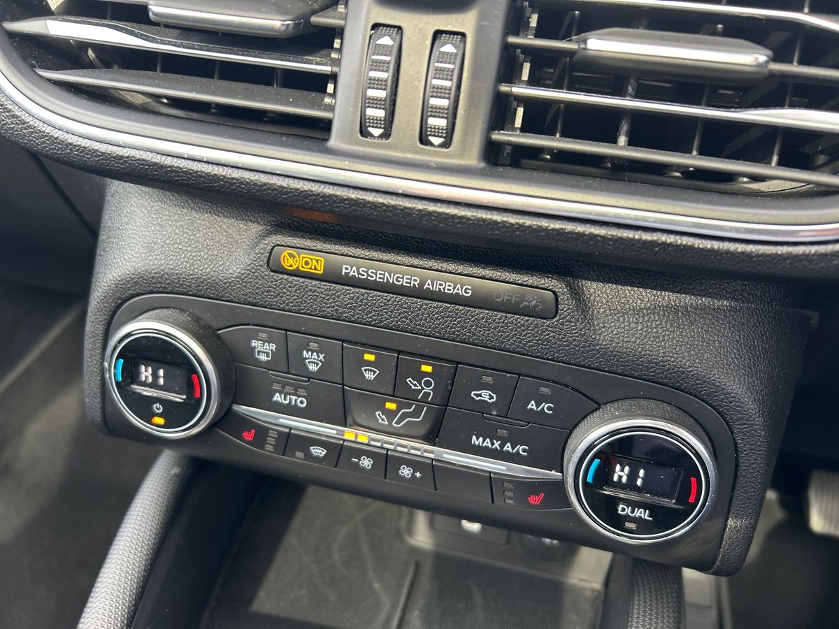Ford Focus Photo 11