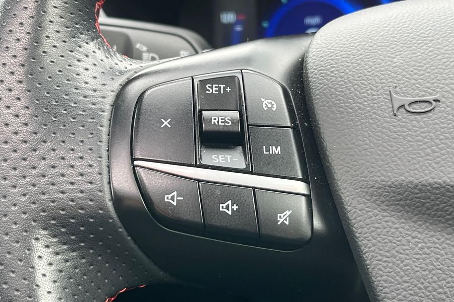 Ford KUGA Photo autoimg-5c6518b433f89673ab680e98357c752bf379c905.jpg