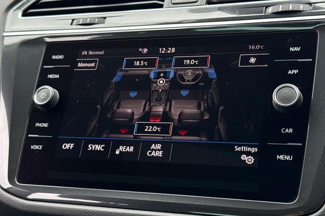 VOLKSWAGEN Tiguan Photo 32