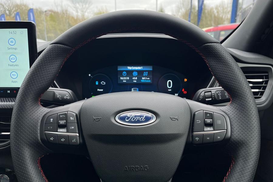 Ford Kuga Photo autoimg-5c6d3996bf49d40bc804f8205b706c9b678df189.jpg