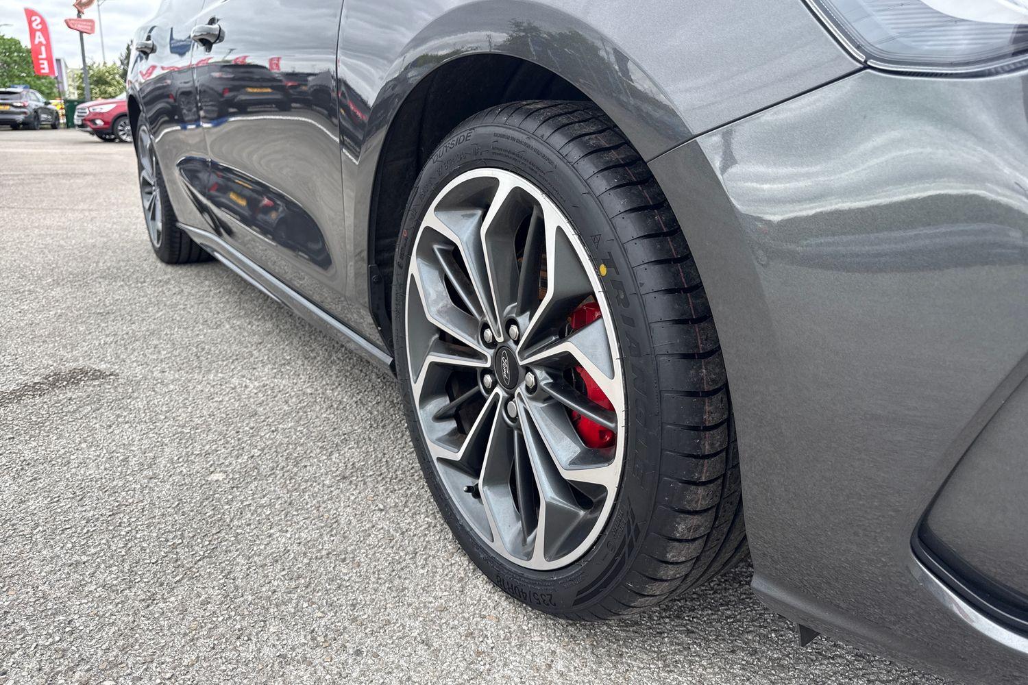Ford FOCUS Photo 35
