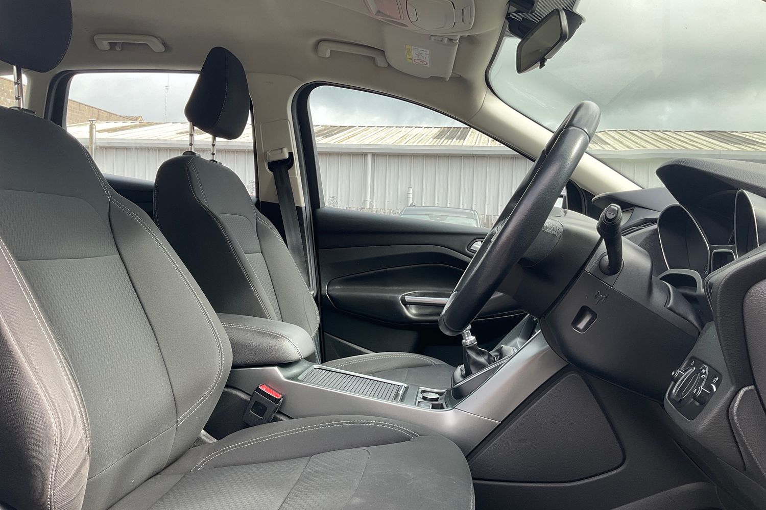 Ford KUGA Photo 16