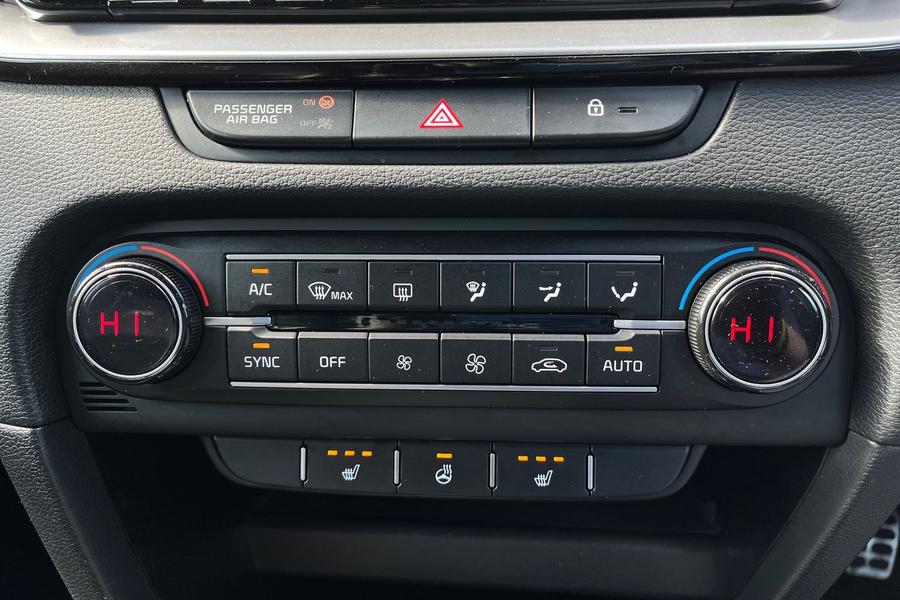 Kia PRO CEED Photo autoimg-5c729fe1f662f6a052d509fc88021eced3ecbdce.jpg