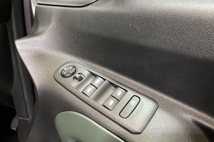 Citroen BERLINGO Photo autoimg-5c75e182893c4298e97f49c63e548a3be2bd186c.jpg