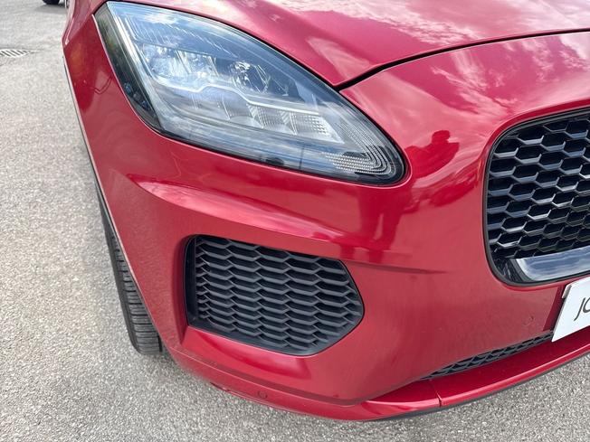 Jaguar E-PACE Photo 31