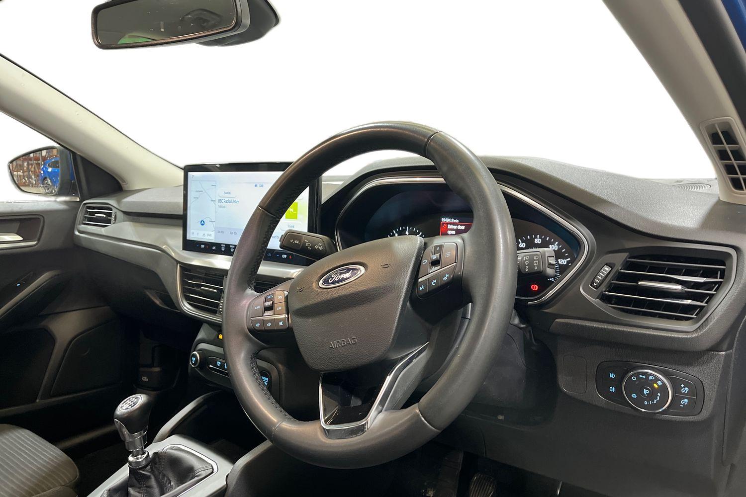 Ford FOCUS Photo 8