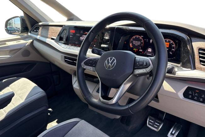 VOLKSWAGEN Multivan Photo 6