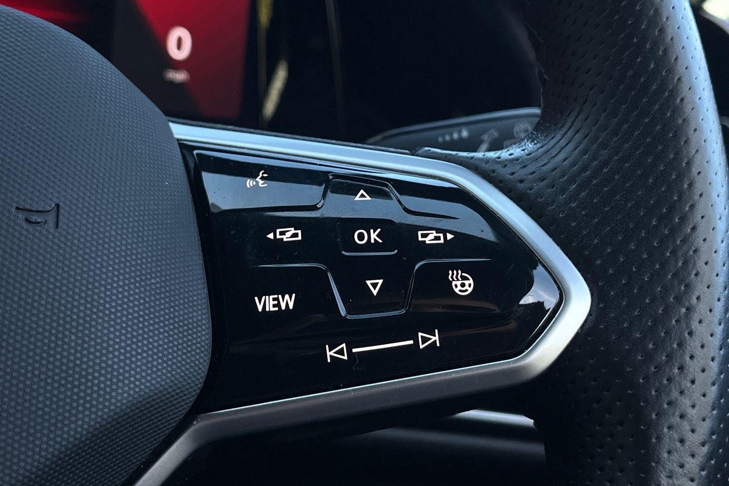 Volkswagen Golf Photo 38