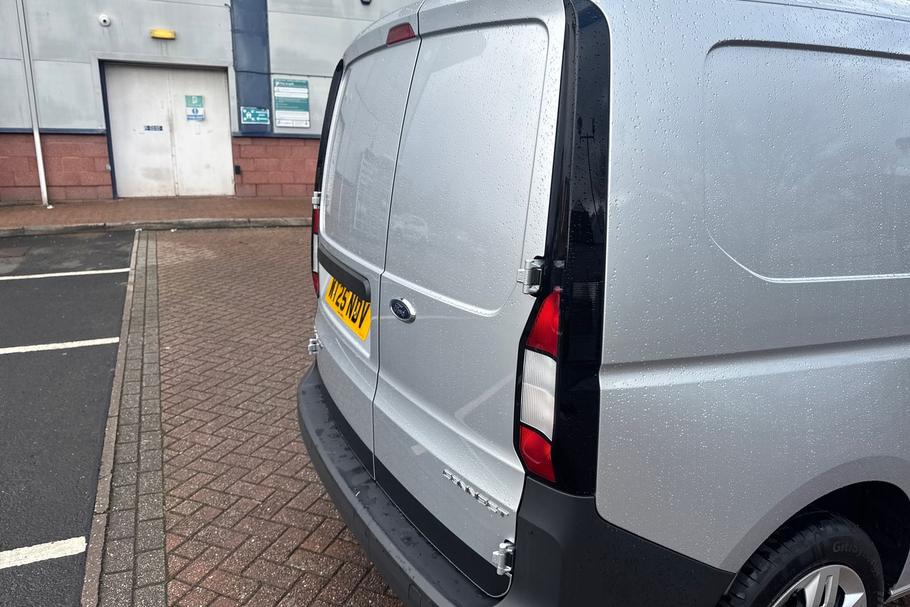 Used FORD TRANSIT CONNECT WT25NDV 15
