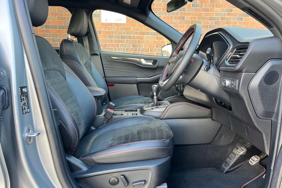 Ford Kuga Photo autoimg-5c7ce50dbacaab2b861d04a65ef0cc7e4a175aba.jpg