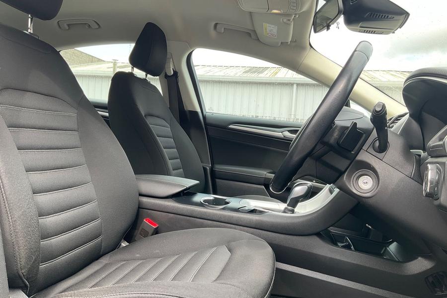 Ford MONDEO Photo autoimg-5c7f6ed92d198e7ae0723e363509f05e3f9a770c.jpg