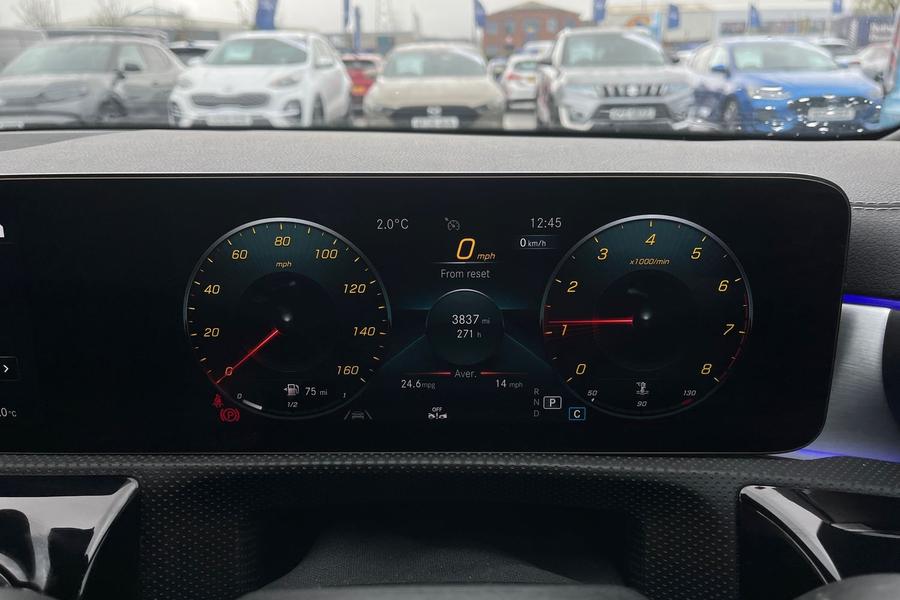 Mercedes-Benz CLA Photo autoimg-5c803ebe4948eb9813cea0bd1624186c355b31c5.jpg