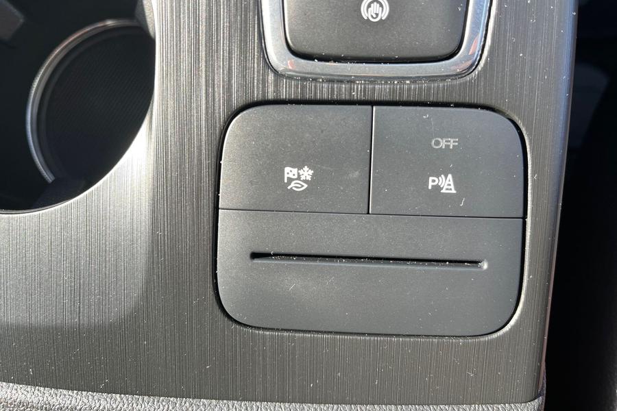 Ford KUGA Photo autoimg-5c80ff004cd9fd052a2499ce6783d38cf80ccbb8.jpg
