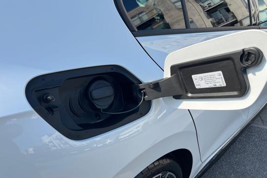 Volkswagen Golf Photo autoimg-5c8665e5c1c365e8818a84eb456803ff86180c13.jpg