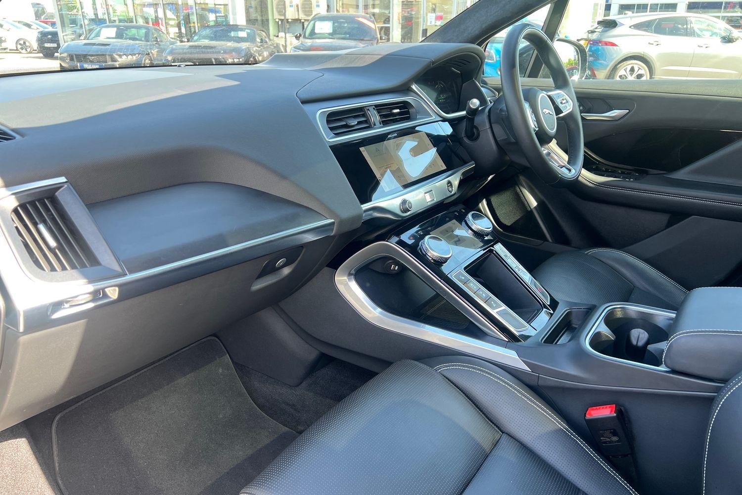 Jaguar I-PACE Photo 17