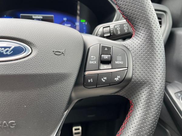 Ford Kuga Photo autoimg-5c9399091fa2c1e0e665cf07200db728e48f5afe.jpg
