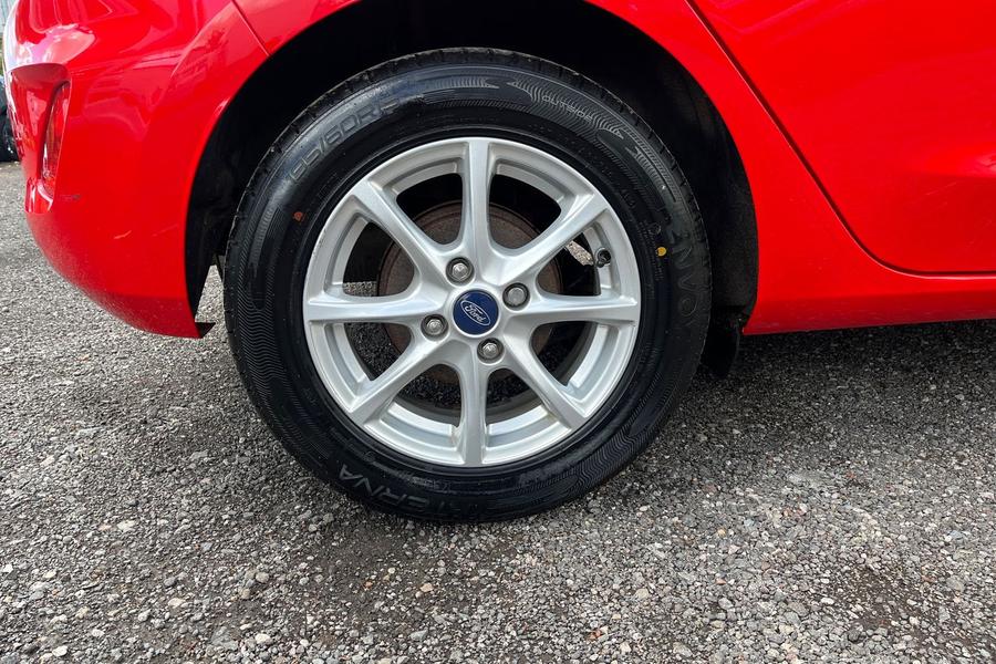 Ford FIESTA Photo autoimg-5c9575fb866013cfafb245e5f8253d45972295cd.jpg