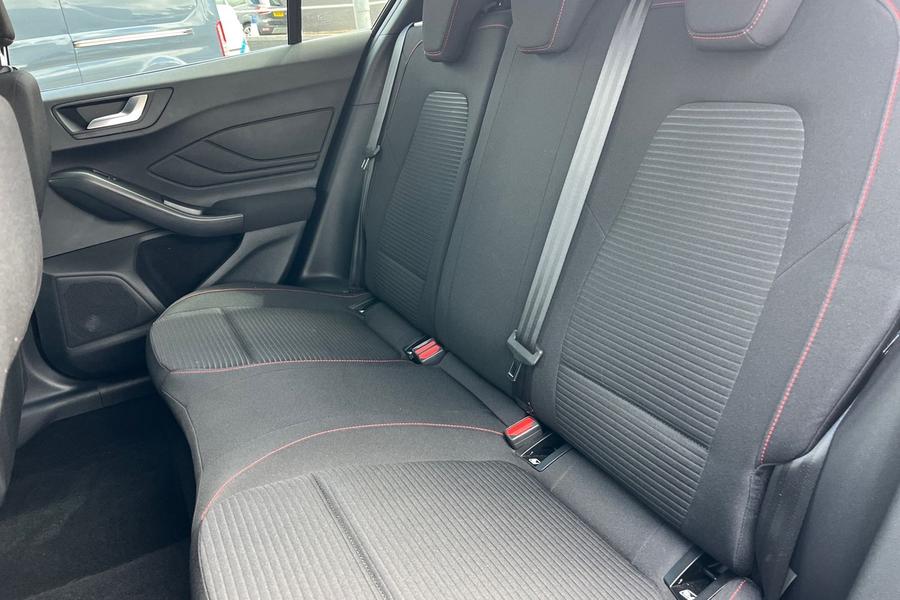 Ford Focus Photo autoimg-5c963d9e7e6730a5ee388c08cdd538282c87e4aa.jpg