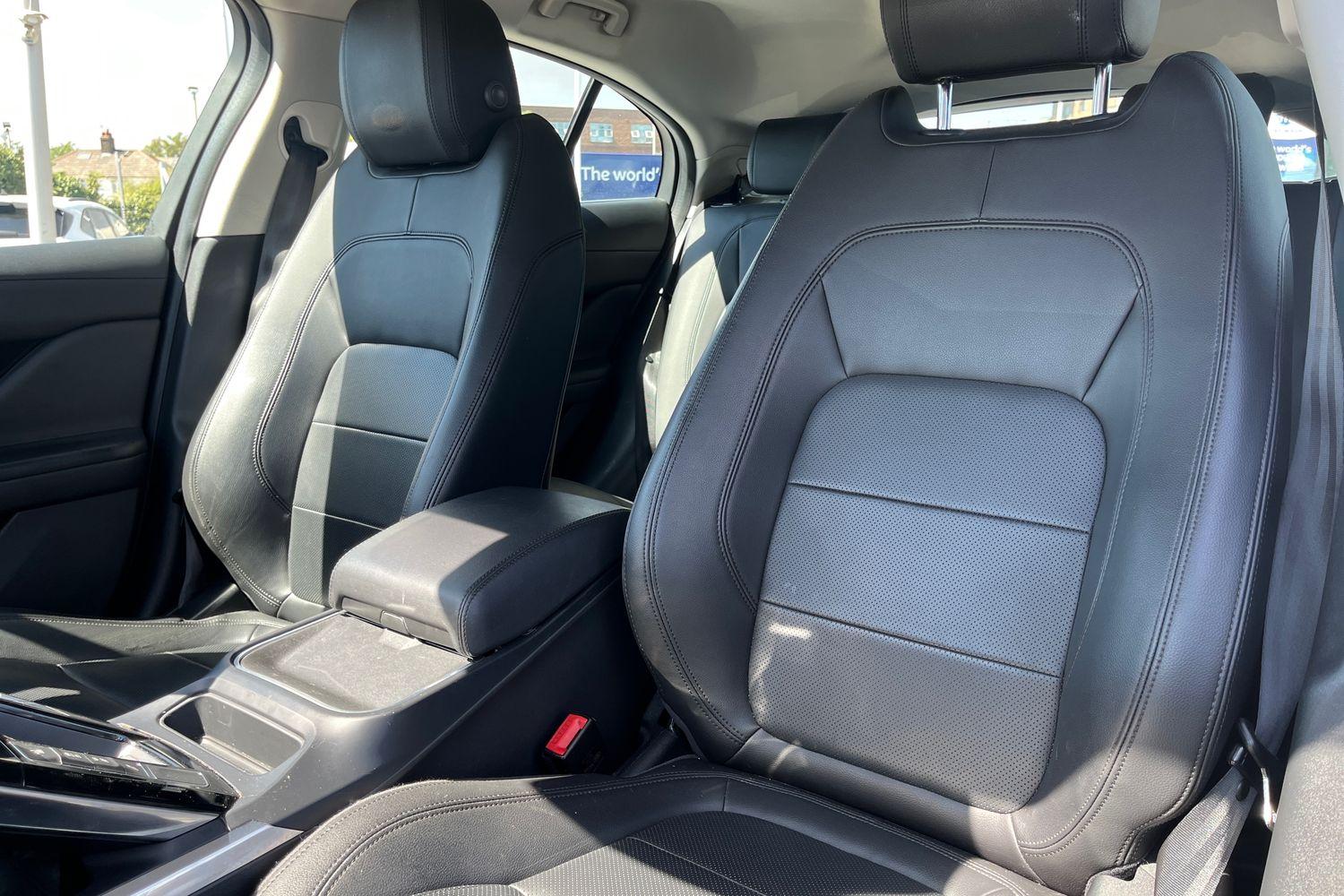 Jaguar I-PACE Photo 18