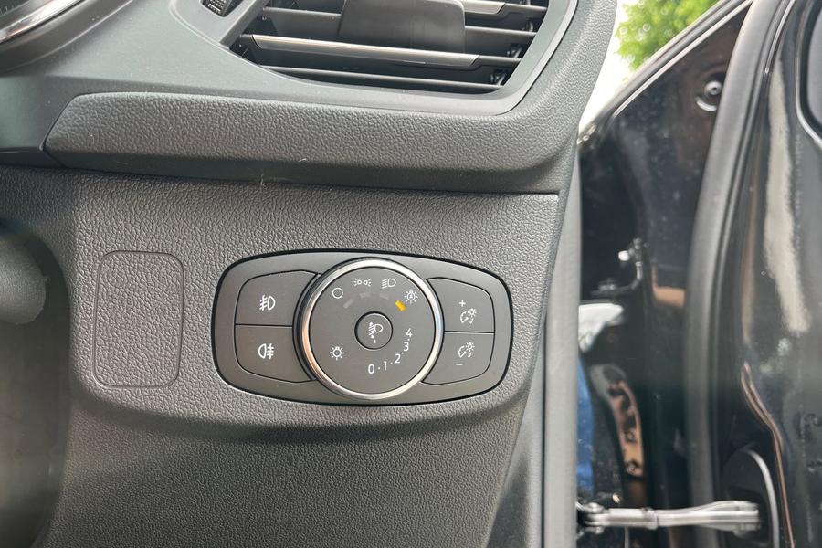Ford FOCUS Photo autoimg-5c981374813bb45c2192fb502592acd22be7b8c9.jpg