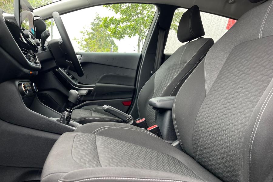 Ford FIESTA Photo autoimg-5c9a0be2d0f0e9c1713920b5d032f8780ed278db.jpg