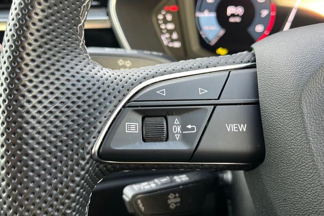 AUDI Q3 Photo 16