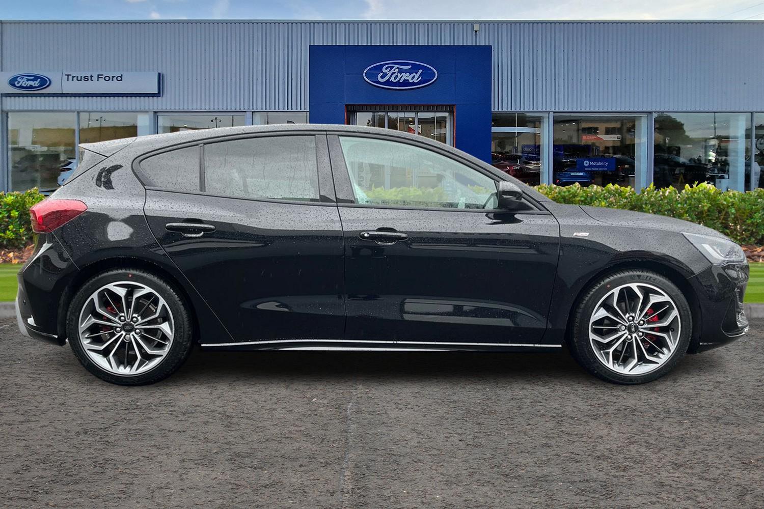 Ford Focus Photo 2