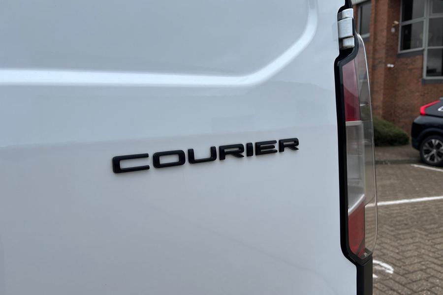 Ford TRANSIT COURIER Photo autoimg-5c9f369c925198a268404e82bcbf6a5a313cf71b.jpg