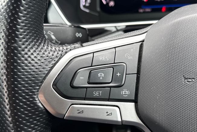 VOLKSWAGEN T-Cross Photo 16