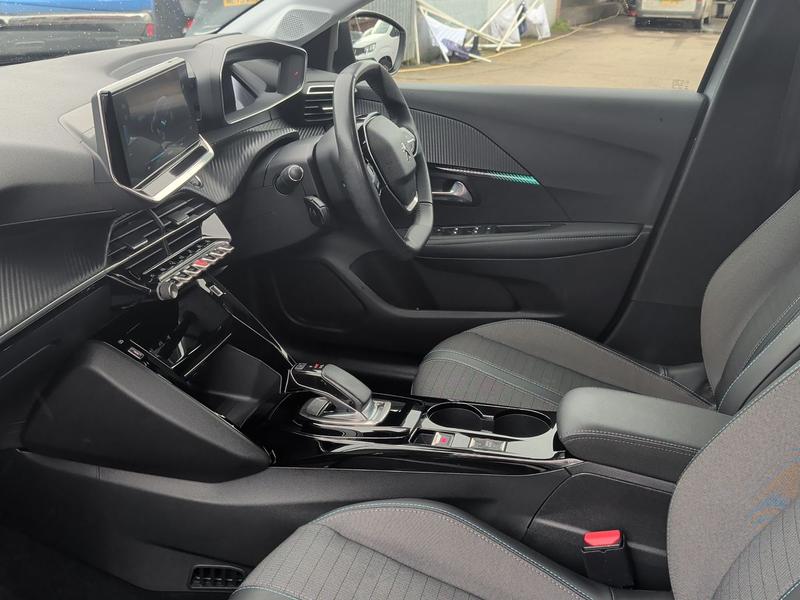 Used Peugeot E-208 YA70HHM 39