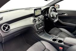 MERCEDES-BENZ CLA Class Photo 2