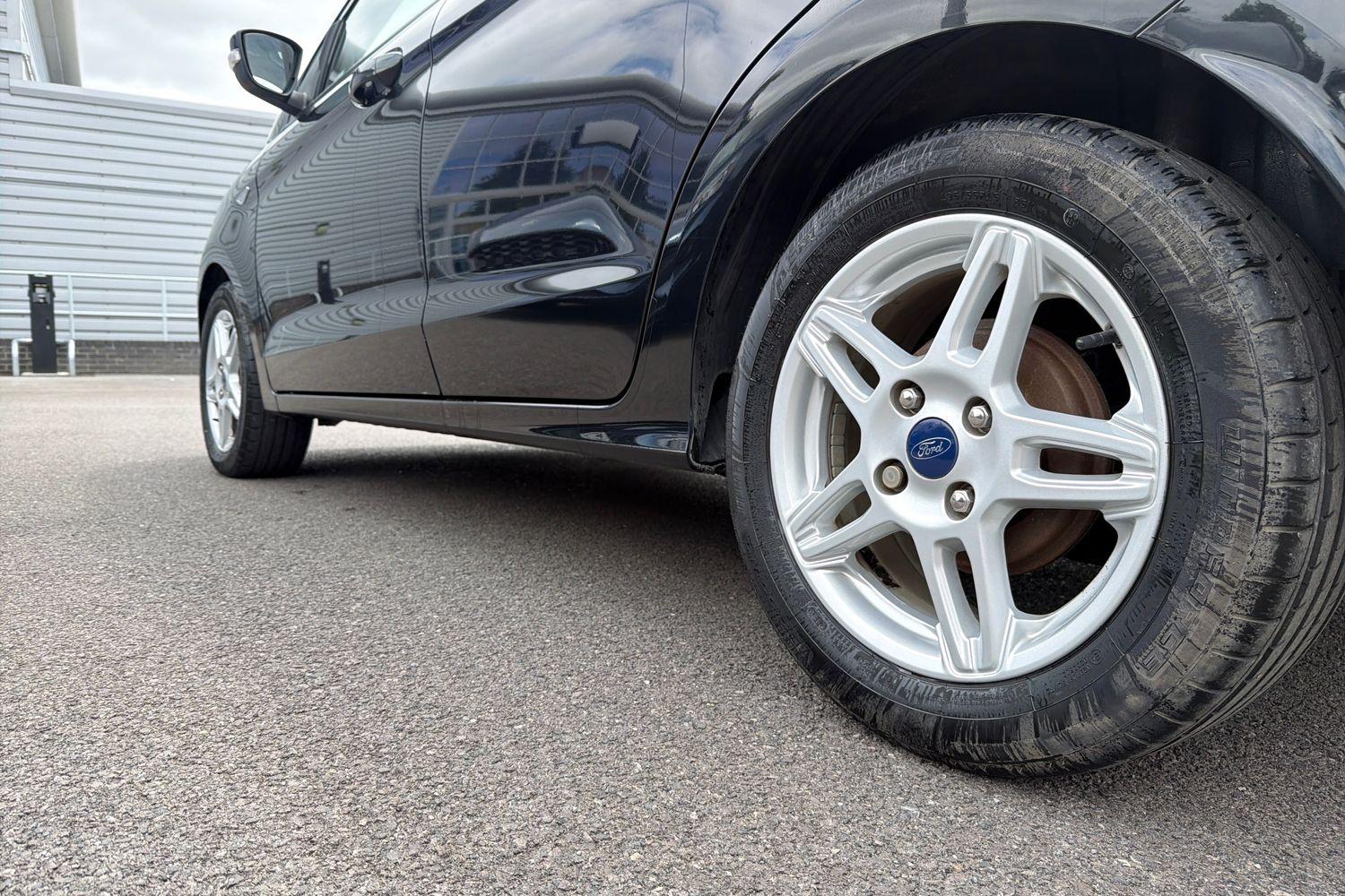 Ford KA+ Photo 23