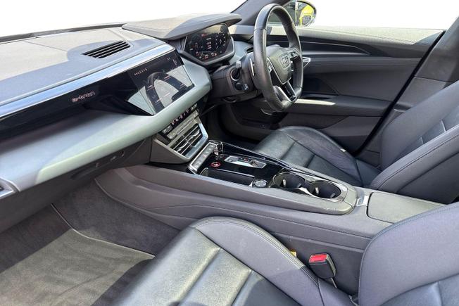 Audi e-tron GT Photo 2