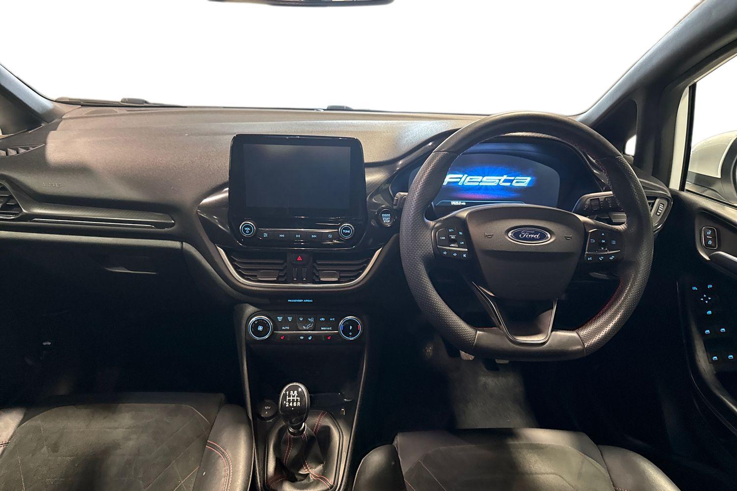 Ford FIESTA Photo 9