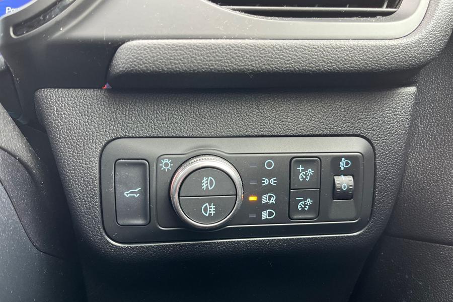 Ford KUGA Photo autoimg-5ca76873e5f6dac37a49ff17f220383fdcc8021f.jpg