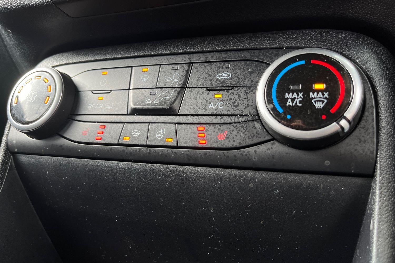Ford FIESTA Photo 30