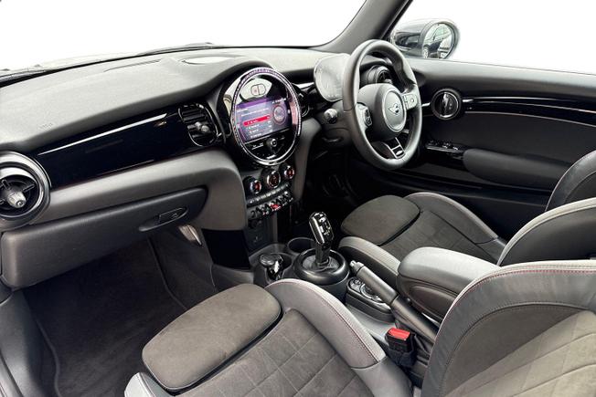 MINI Convertible Photo 2