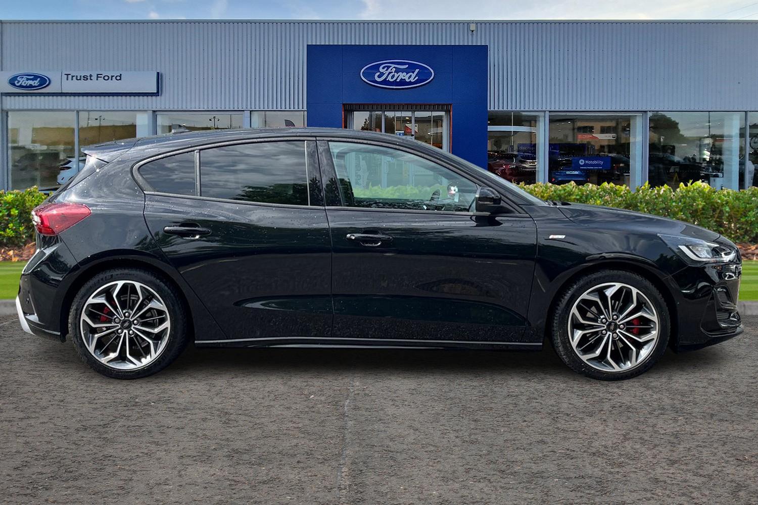 Ford Focus Photo 2
