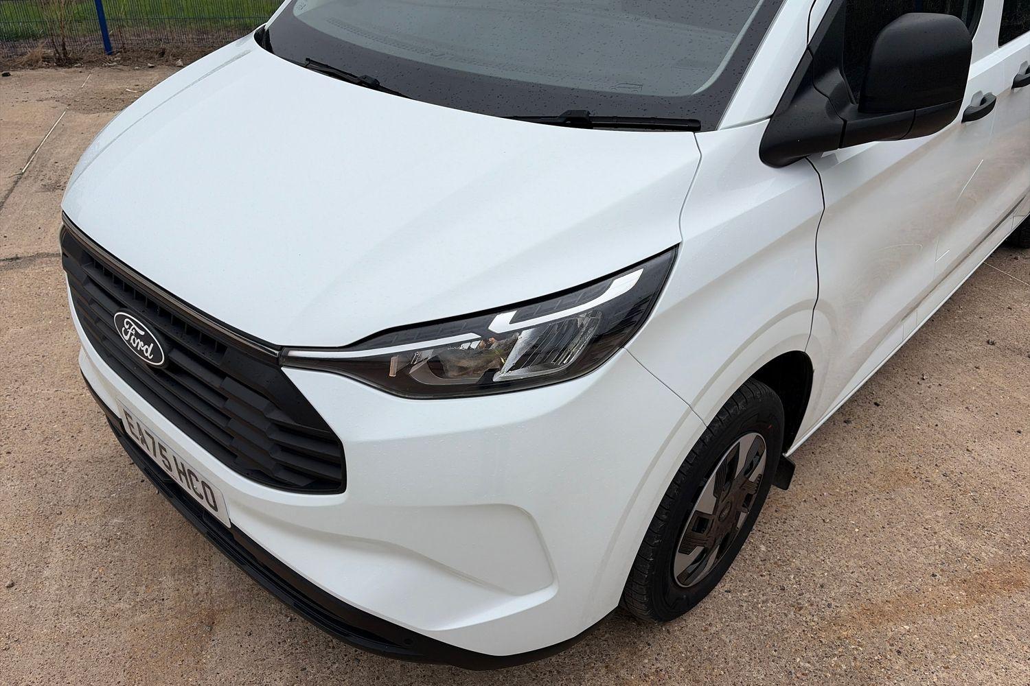 Ford TRANSIT CUSTOM Photo 24