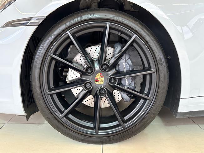 PORSCHE 911 Photo 25