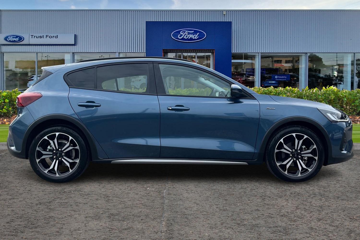 Ford Focus Photo 2