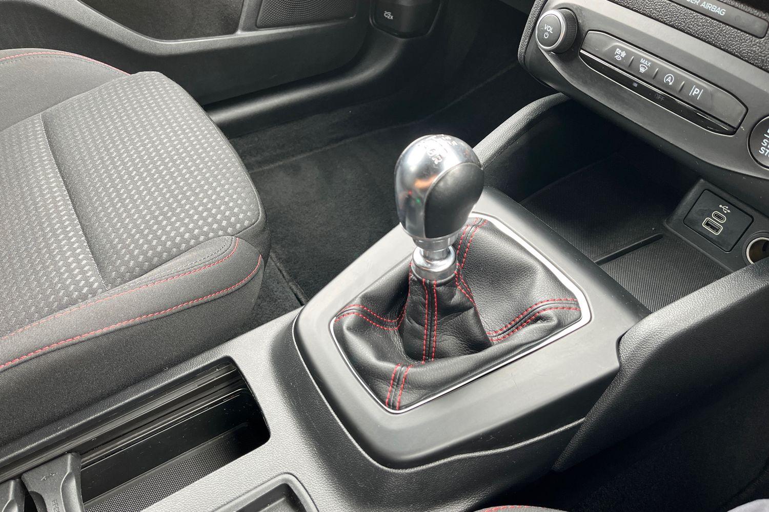 Ford FOCUS Photo 28