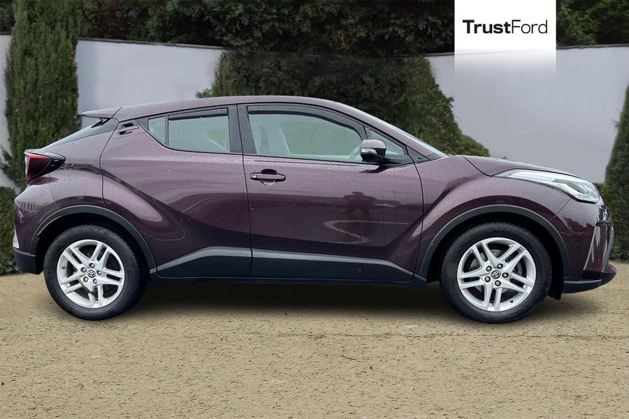 Toyota C-HR Photo autoimg-5cba88d1065e89df0a677805d37003f7c8e0e784.jpg