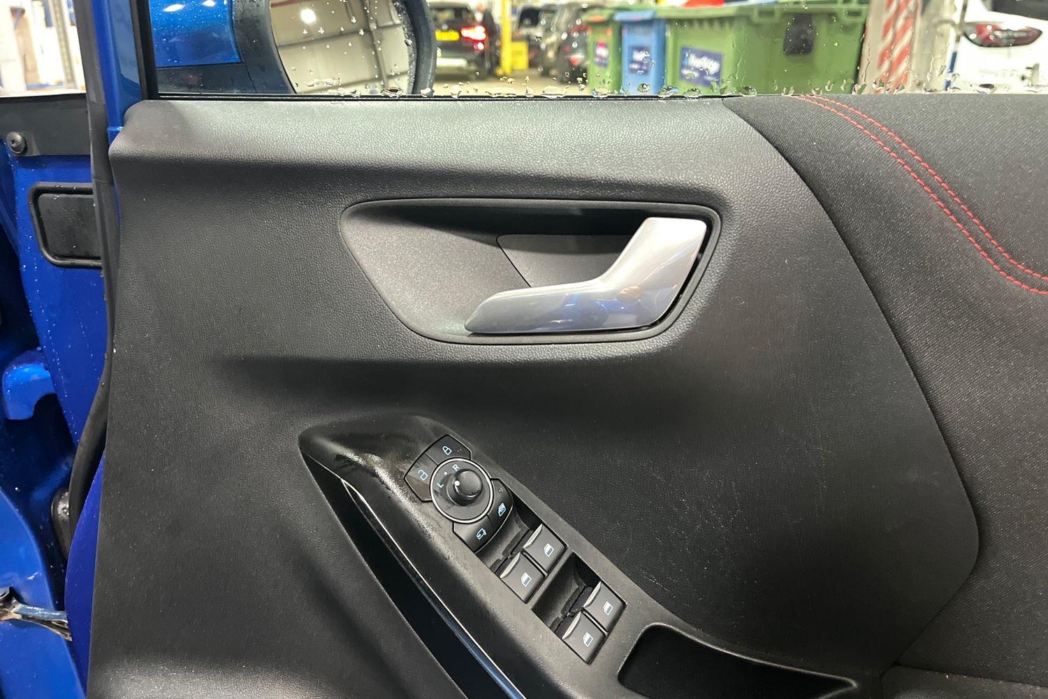 Ford PUMA Photo 23