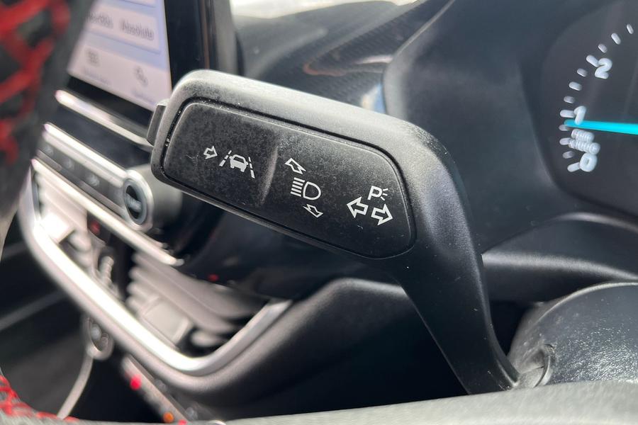 Ford FIESTA Photo autoimg-5cbf87da8cbe75c0c419ace9ac6496027e9449b2.jpg
