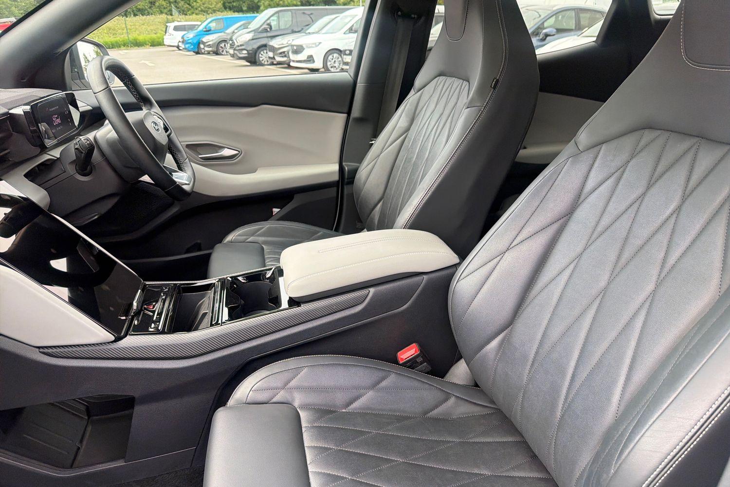 Ford Explorer Photo 18